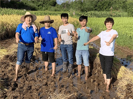 刀父國慶假期合影