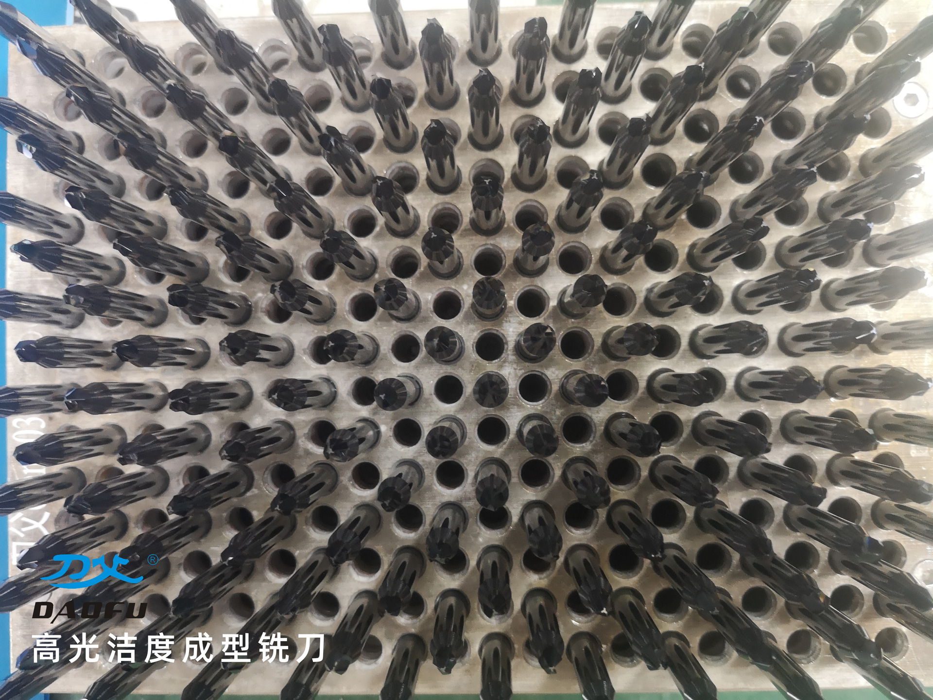 2500余套成型專用銑刀